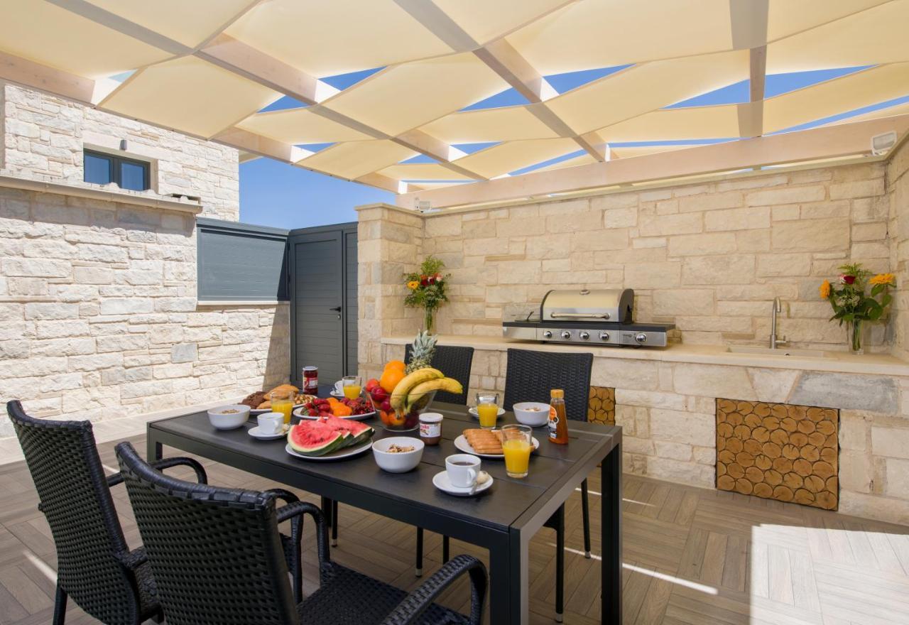 Twin'S Home Luxury Suites Alikianos Ngoại thất bức ảnh